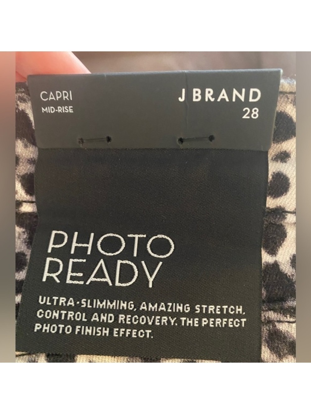 28 J Brand Printed Mid-Rise Cropped Capri Jeans in Elysium - Picture 5 of 15